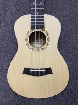 A&K 26-22 26" Tenor Ukulele with Bag
