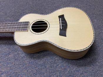 A&K 23-24 23" Concert Ukulele with Bag