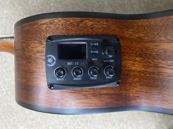 A&K AK400CEQ 40" Acoustic Guitar with EQ