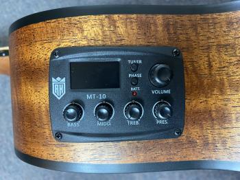 A&K AK400CEQ 40" Acoustic Guitar with EQ